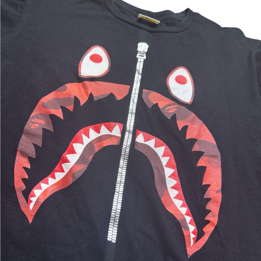 👕 A Bathing Ape BAPE Shark Tee Black Red Camo Graphic T-Shirt Men’s L VGUC ✨‎ - Picture 3 of 4